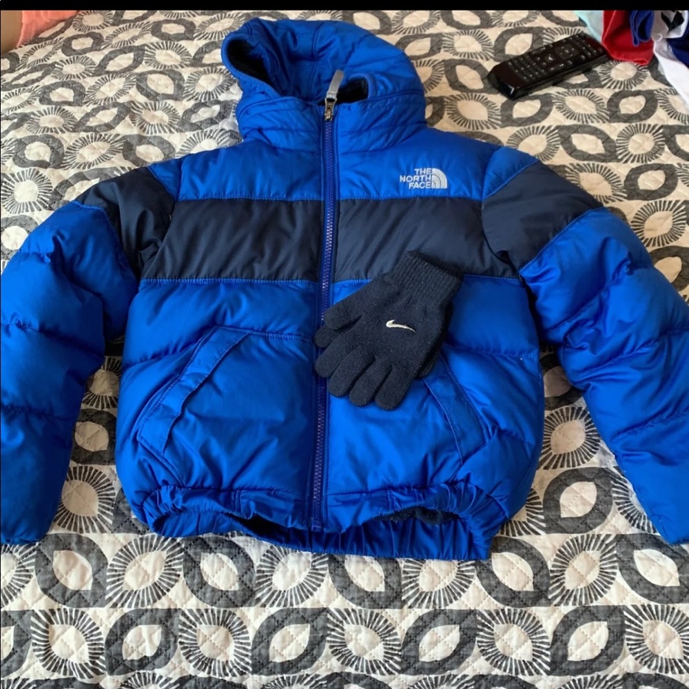 North Face kids Jacket with NIKE gloves